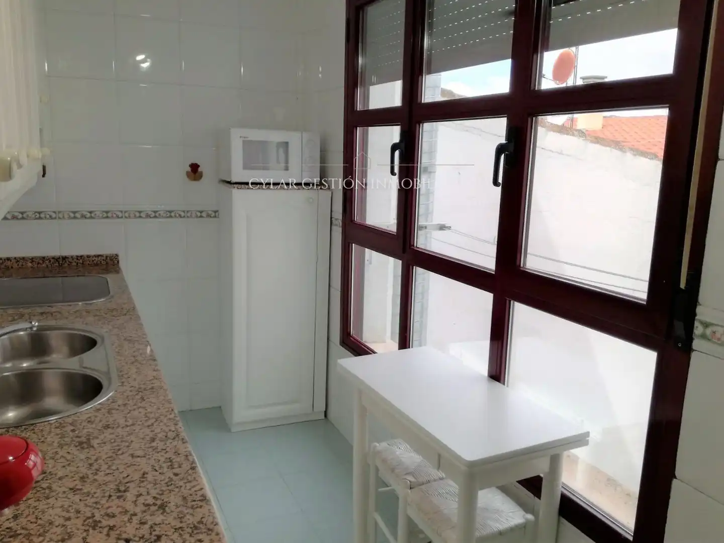 Kitchen of Flat for rent in Salamanca  with Heating, Parquet flooring and Furnished
