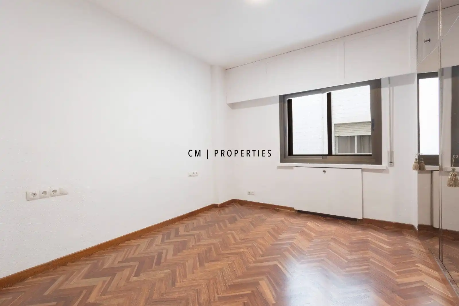 Flat for rent in Valencia  with Air Conditioner, Heating and Storage room