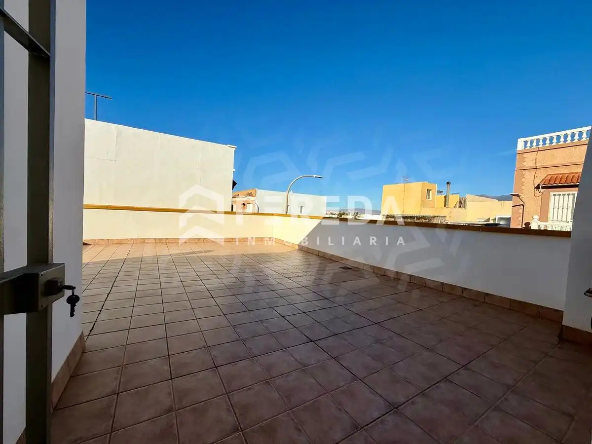 Terrassa de Casa o xalet en venda en La Mojonera amb Jardí privat, Terrassa i Moblat