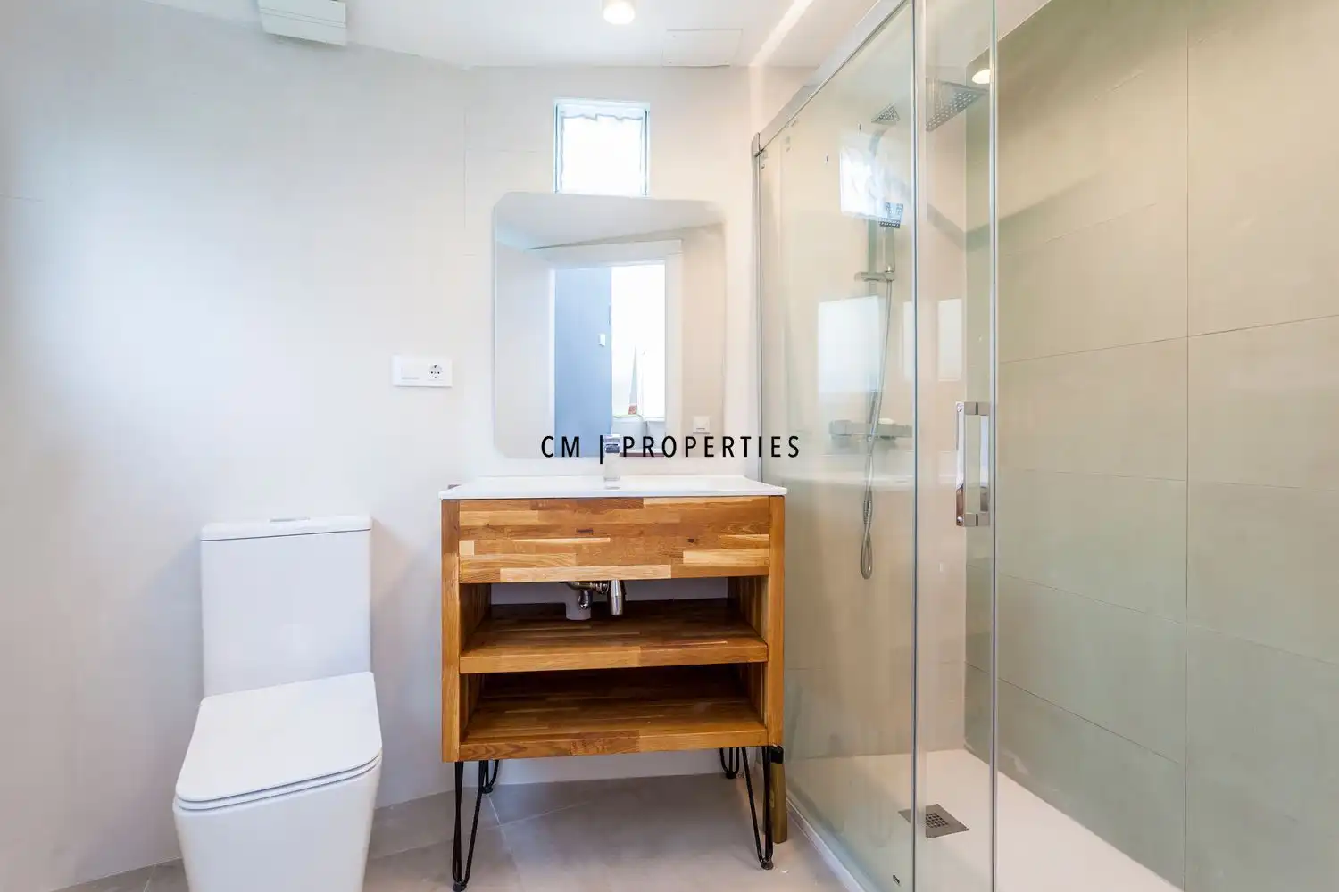 Baño de Dúplex de alquiler en Valencia con Aire acondicionado, Calefacción y Terraza