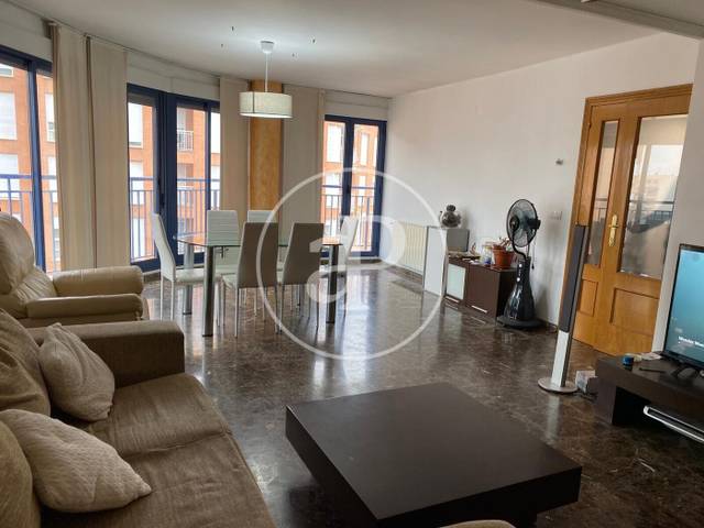 Ático en Venta en C. del Cantó de Castalia en Ensanche - Parque del Oeste