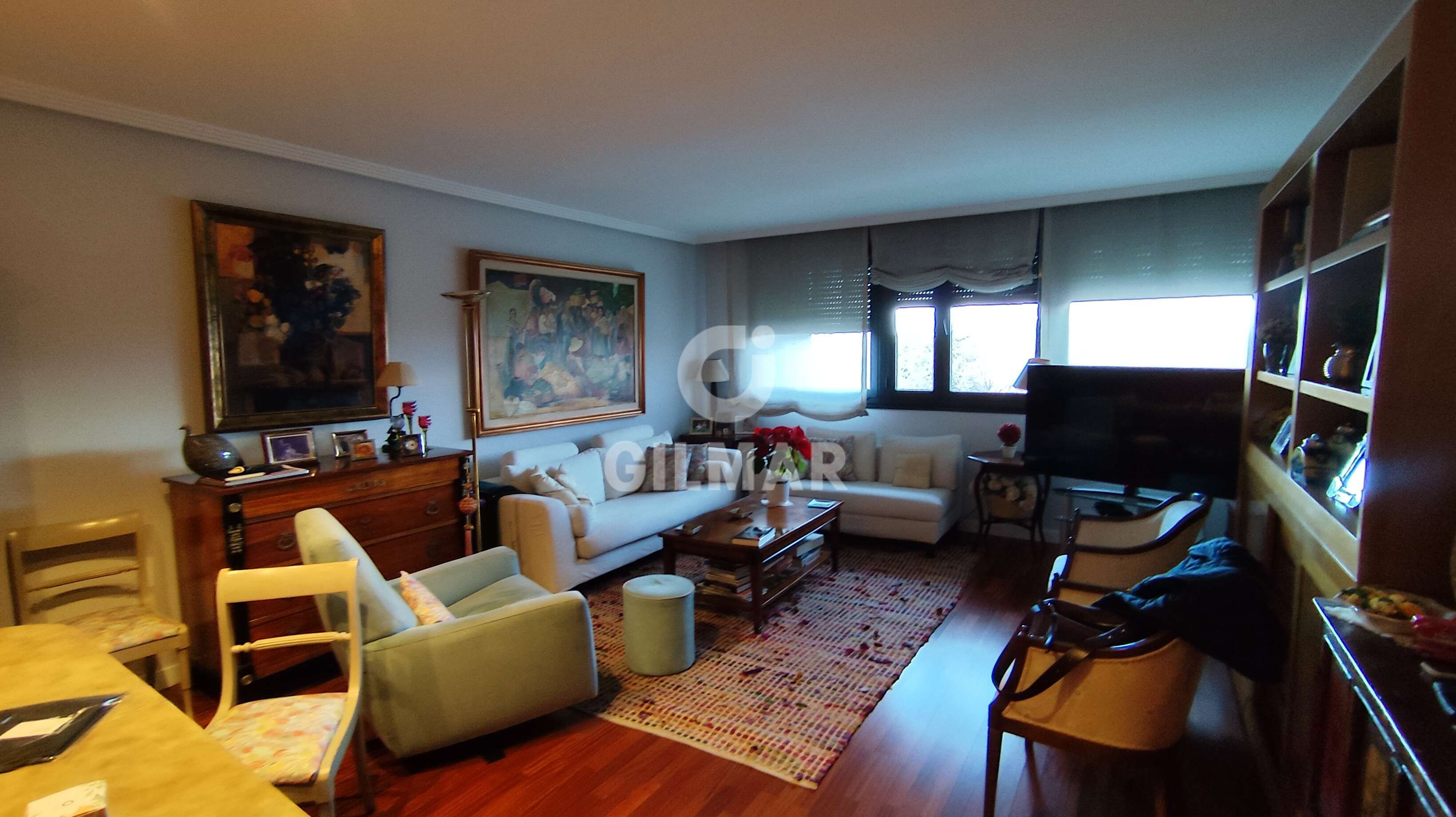 Flat for sale in Valdemarín