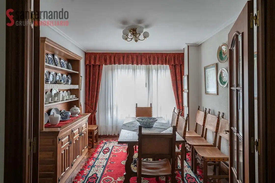 Comedor de Piso en venta en Corvera de Toranzo con Calefacción