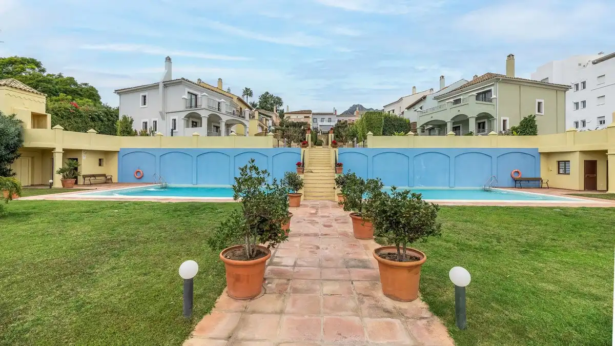 Swimming pool of Detached homes for sale in Marbella  with Air Conditioner, Private garden and Terrace