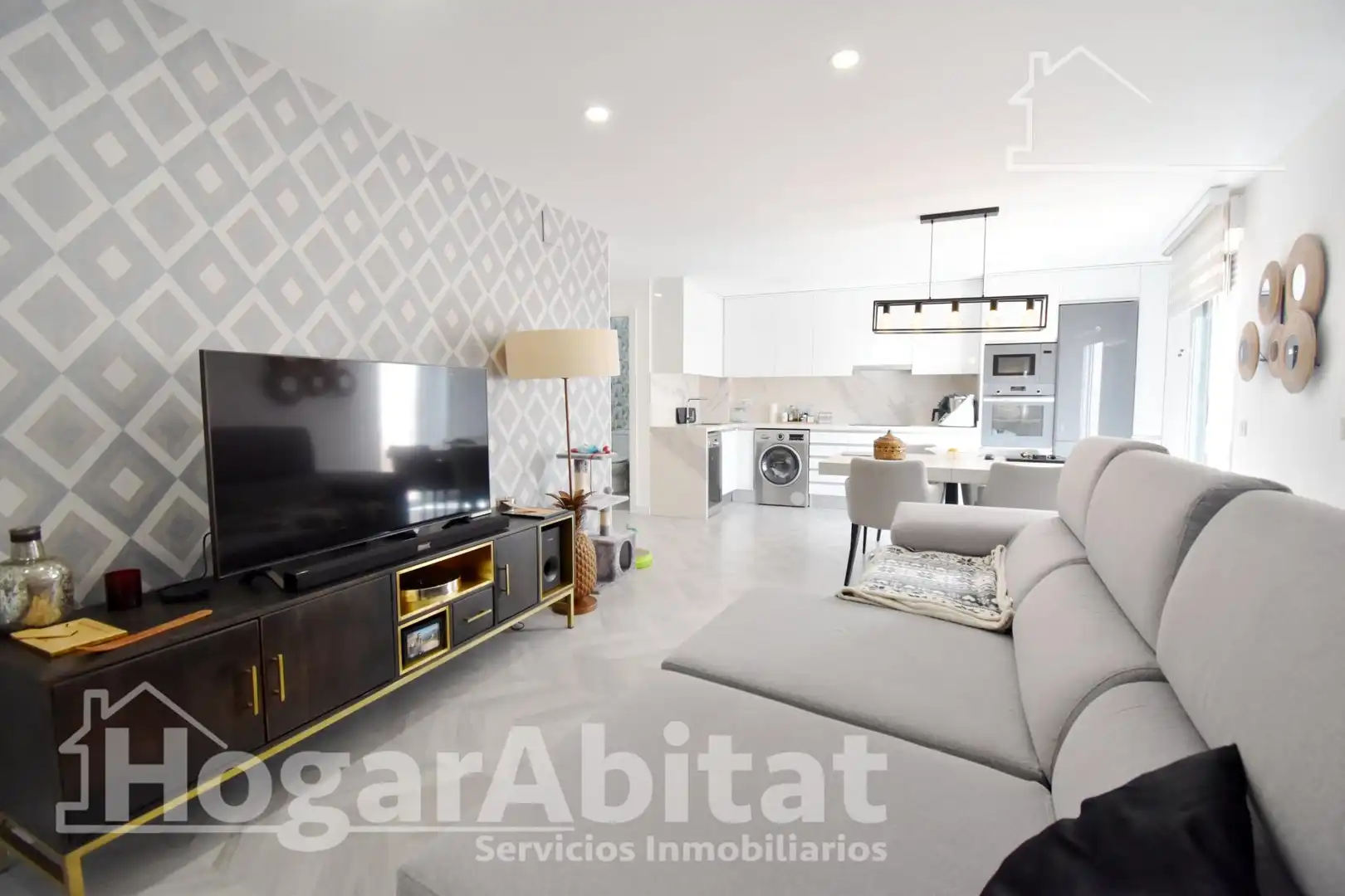 Sala d'estar de Pis en venda en Oliva amb Aire condicionat i Terrassa