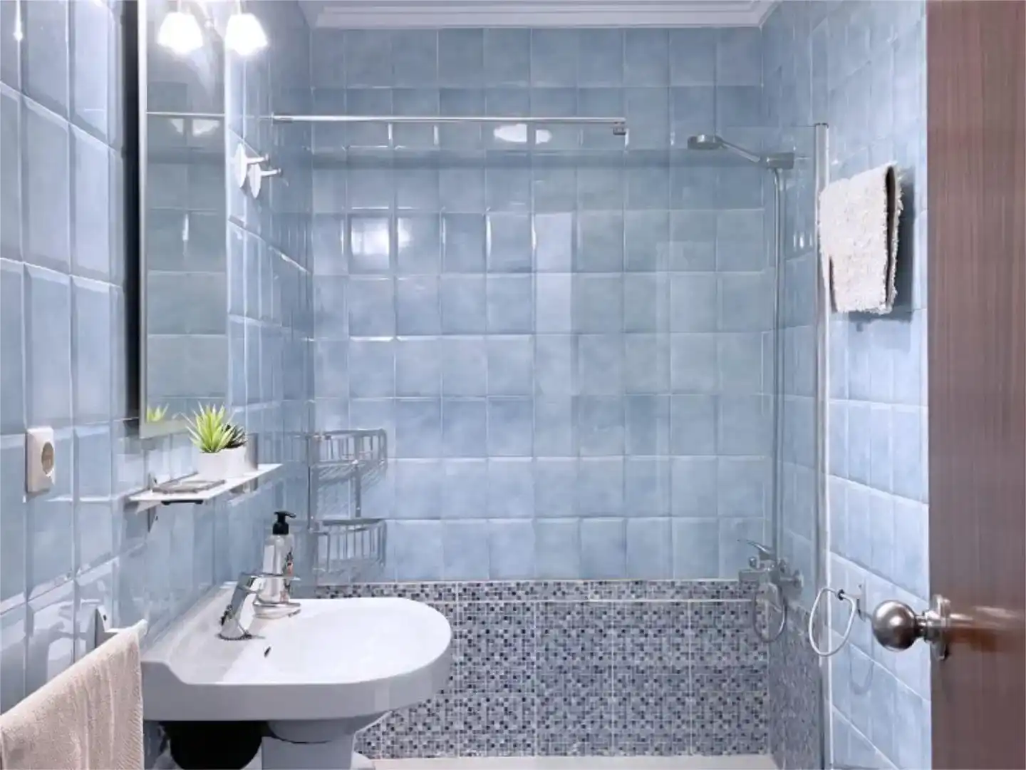 Bathroom of Flat for rent in Elche / Elx  with Air Conditioner and Balcony