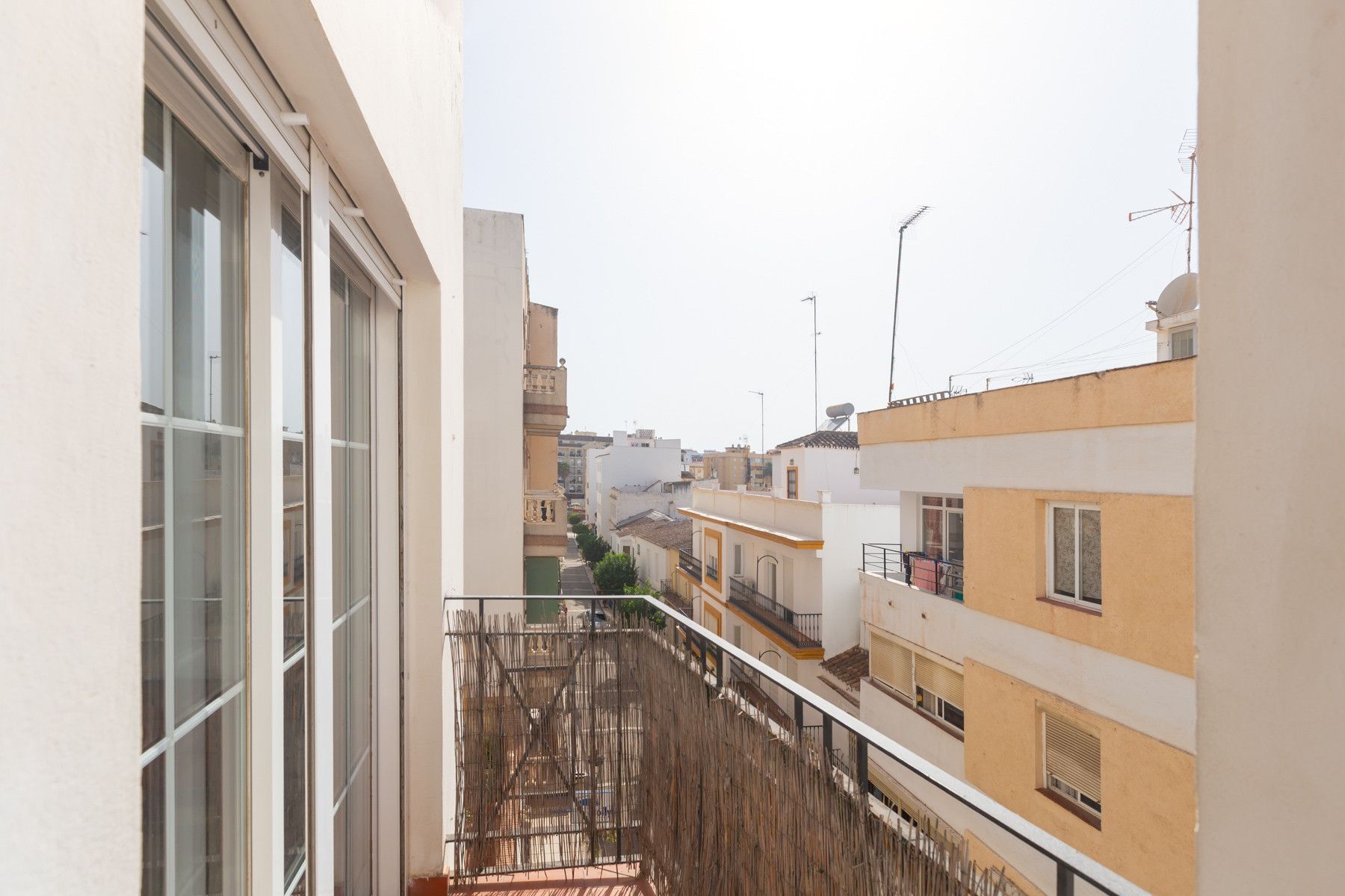 Vista exterior de Pis en venda en Estepona amb Terrassa