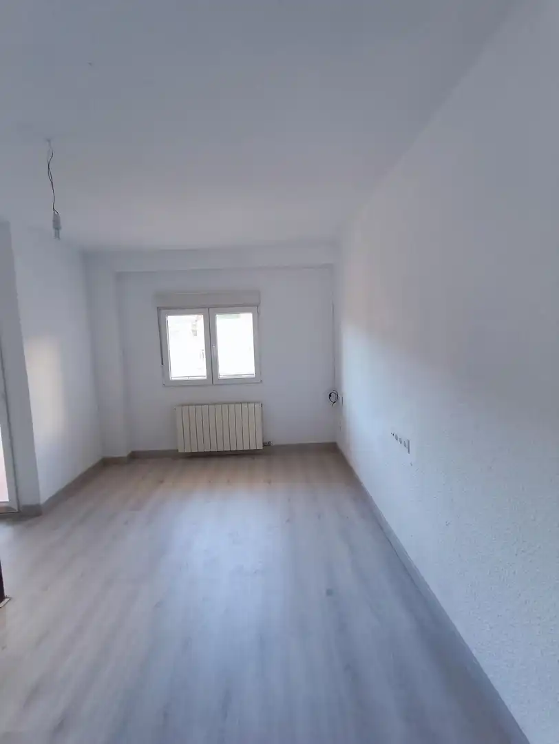 Bedroom of Flat for sale in Zaragoza  with Heating