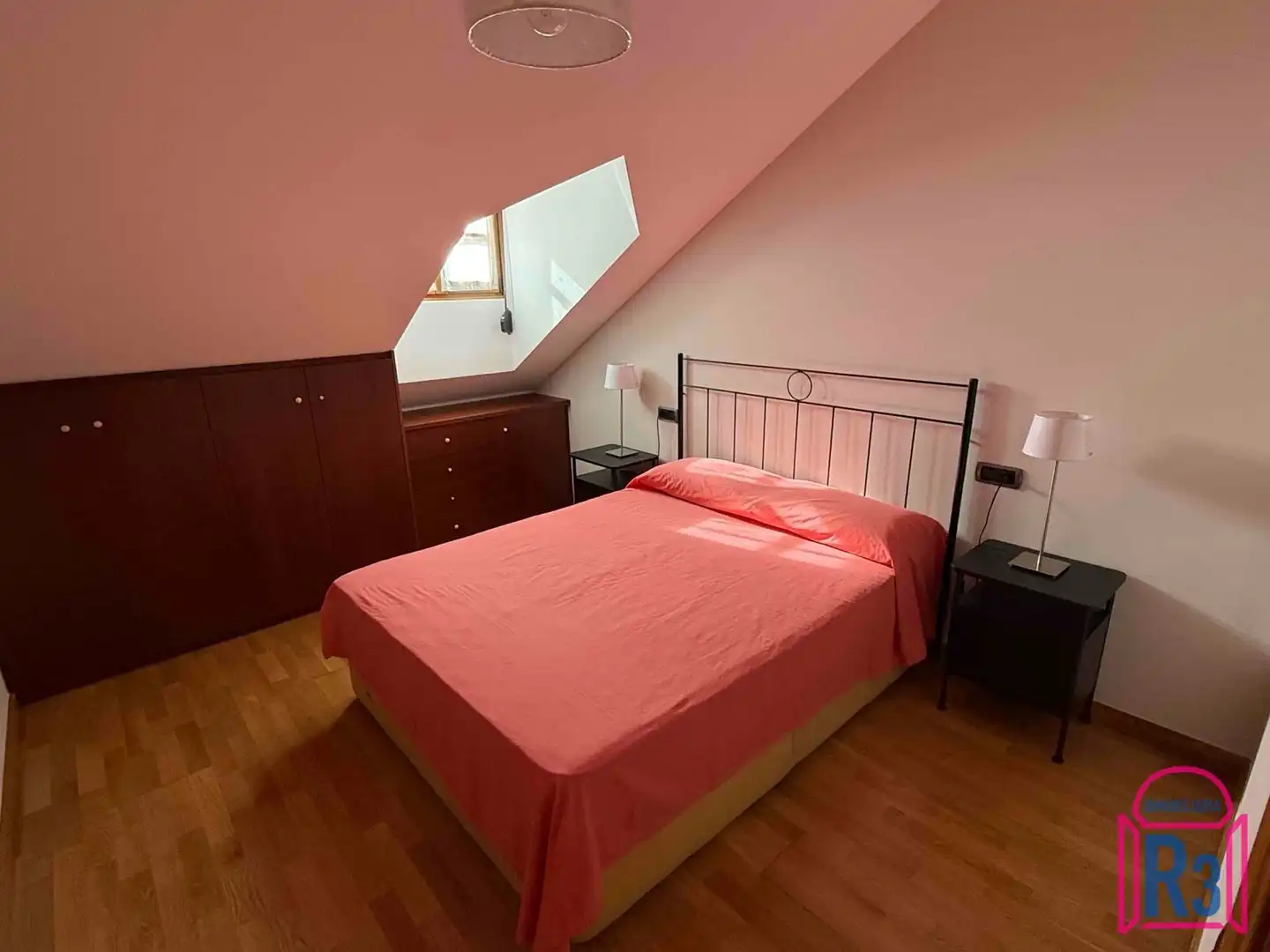 Bedroom of Duplexes for rent in León Capital   with Heating, Terrace and Furnished