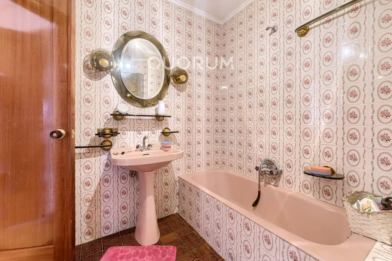 Baño de Piso en venta en Basauri  con Calefacción, Terraza y Amueblado