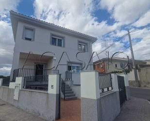 Vista exterior de Casa adosada en venda en Añover de Tajo amb Aire condicionat, Calefacció i Jardí privat