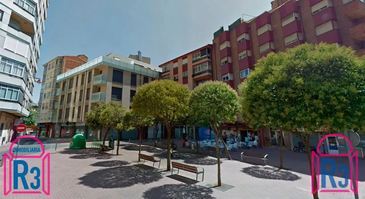 Local comercial en venda a Doce Martires