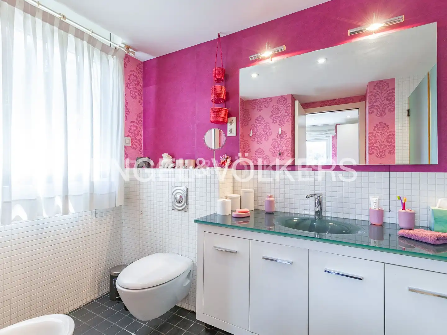 Bathroom of Houses for sale in Sant Cugat del Vallès  with Air Conditioner, Heating and Private garden
