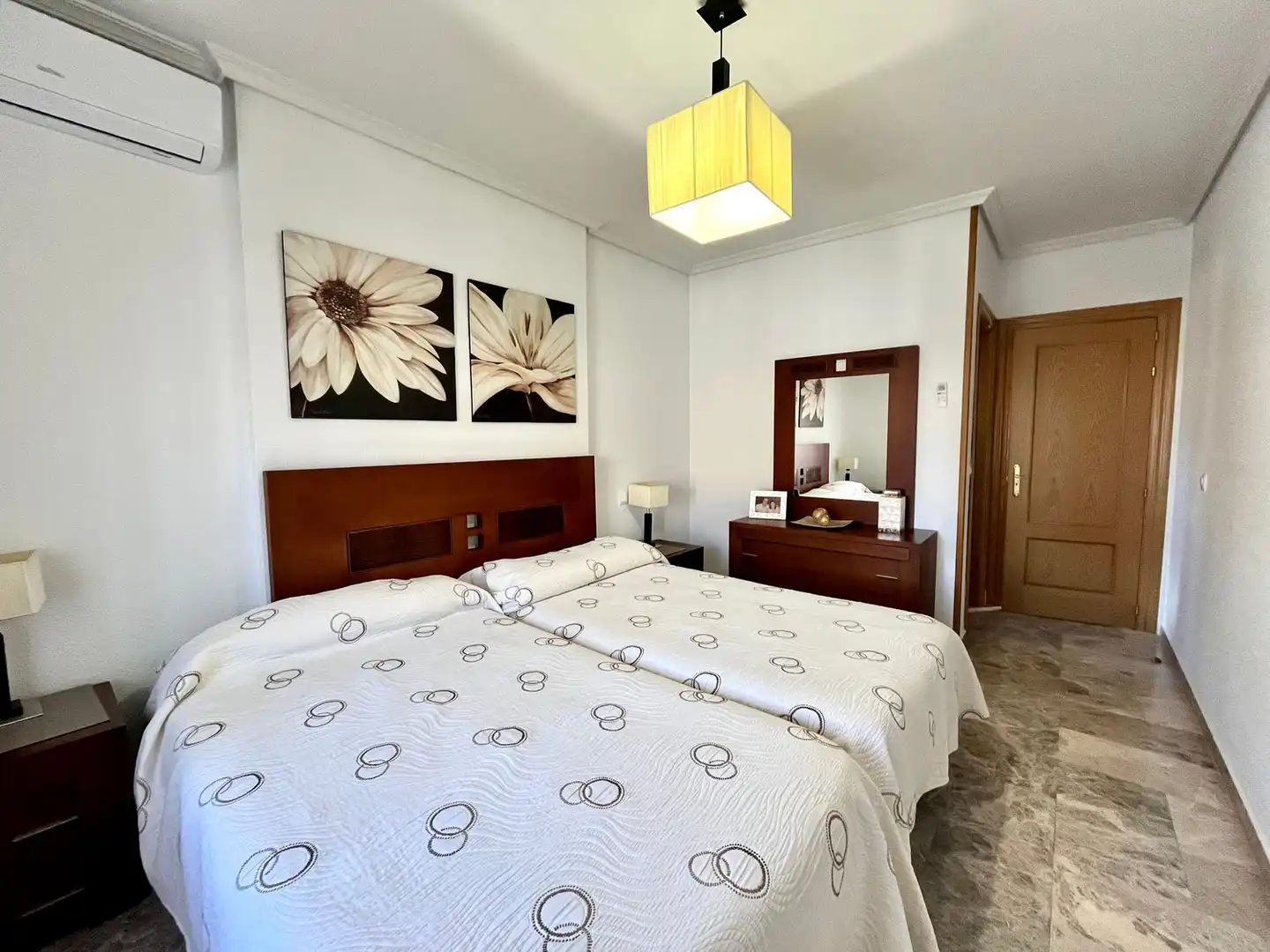 Habitación de Casa adosada en venta en Ciudad Real con Aire acondicionado, Calefacción y Internet