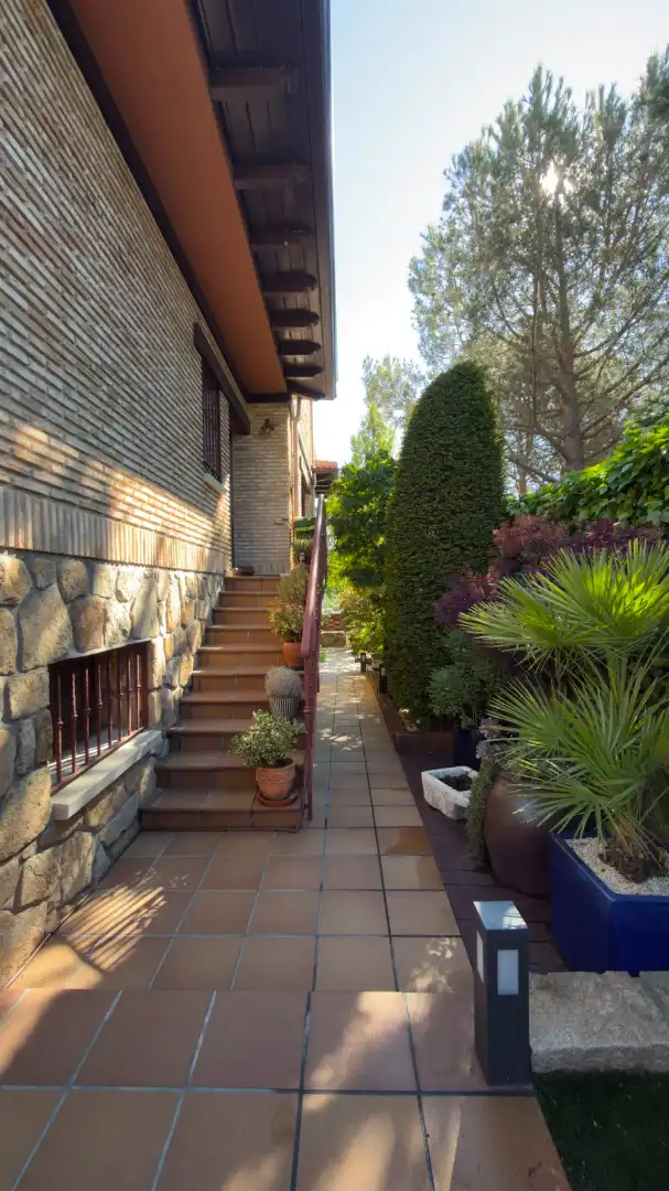 Terrassa de Casa o xalet en venda en Manzanares El Real amb Aire condicionat, Calefacció i Jardí privat