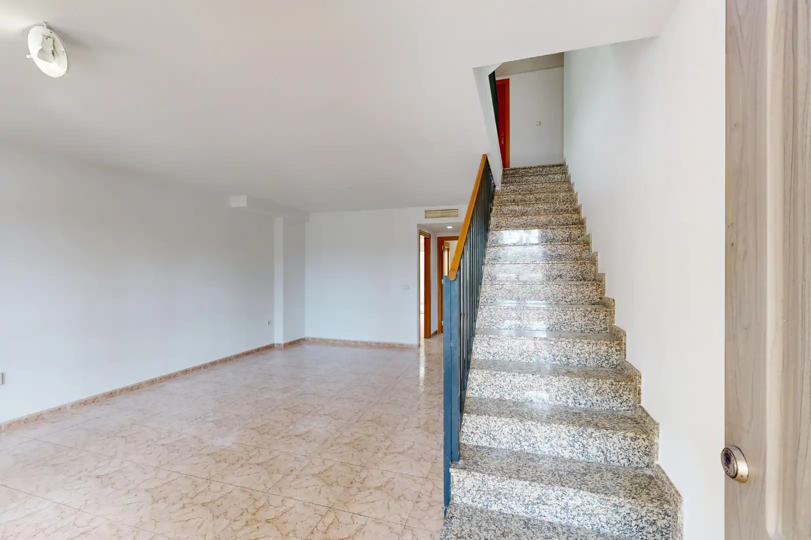 Casa adosada en venta en Murcia con Aire acondicionado, Terraza y Trastero