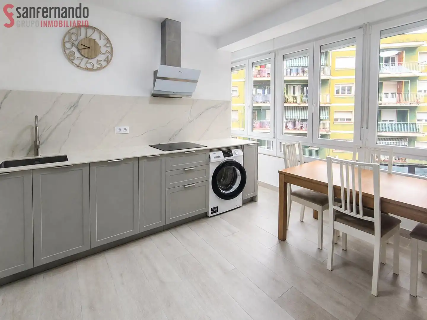 Appartamento con terrazza in vendita a Calle de la Llama, imagen 3