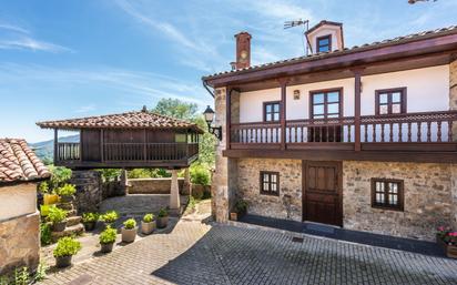 Vista exterior de Casa adosada en venda en Nava amb Calefacció, Jardí privat i Terrassa