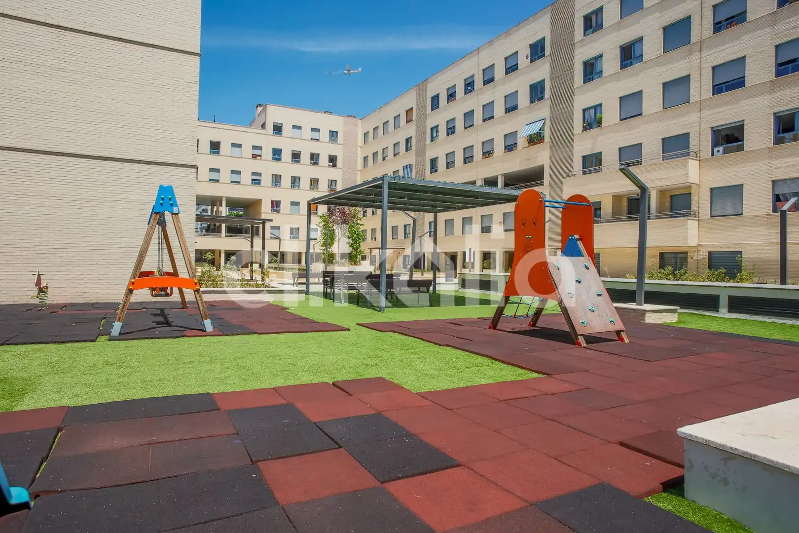 Terraza de Piso en venta en Madrid con Calefacción, Trastero y Piscina
