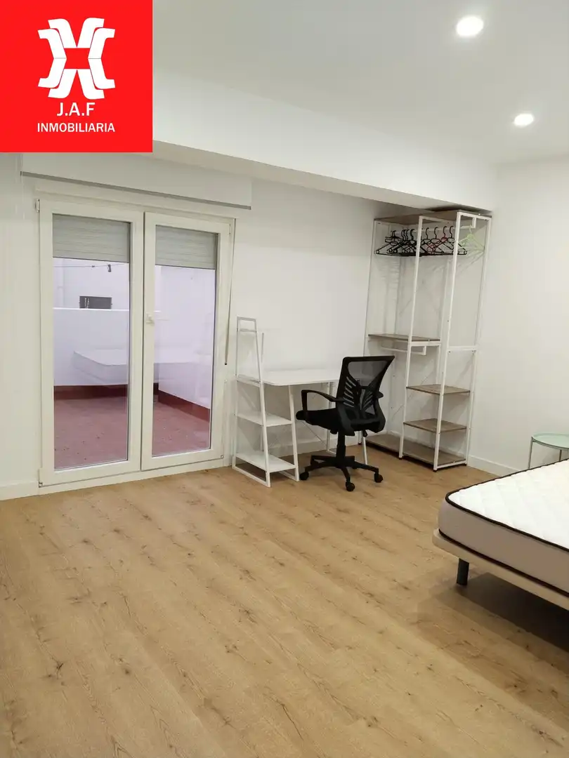 Wohnung zur Miete in Moncada mit Klimaanlage, Terrasse und Möbliert