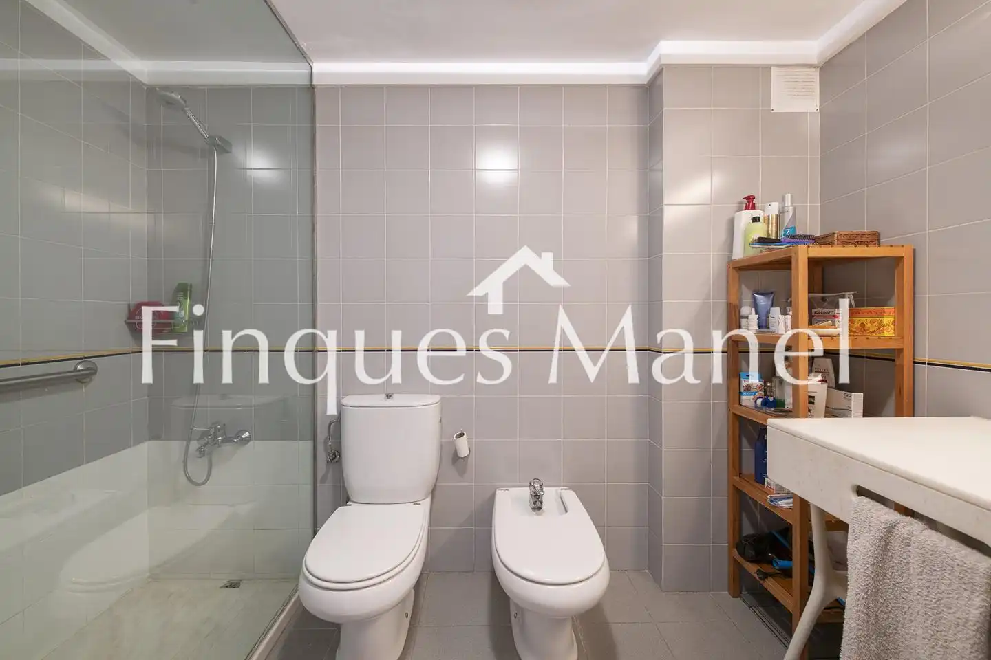 Badezimmer von Wohnung zum Verkauf in Banyoles mit Klimaanlage und Terrasse