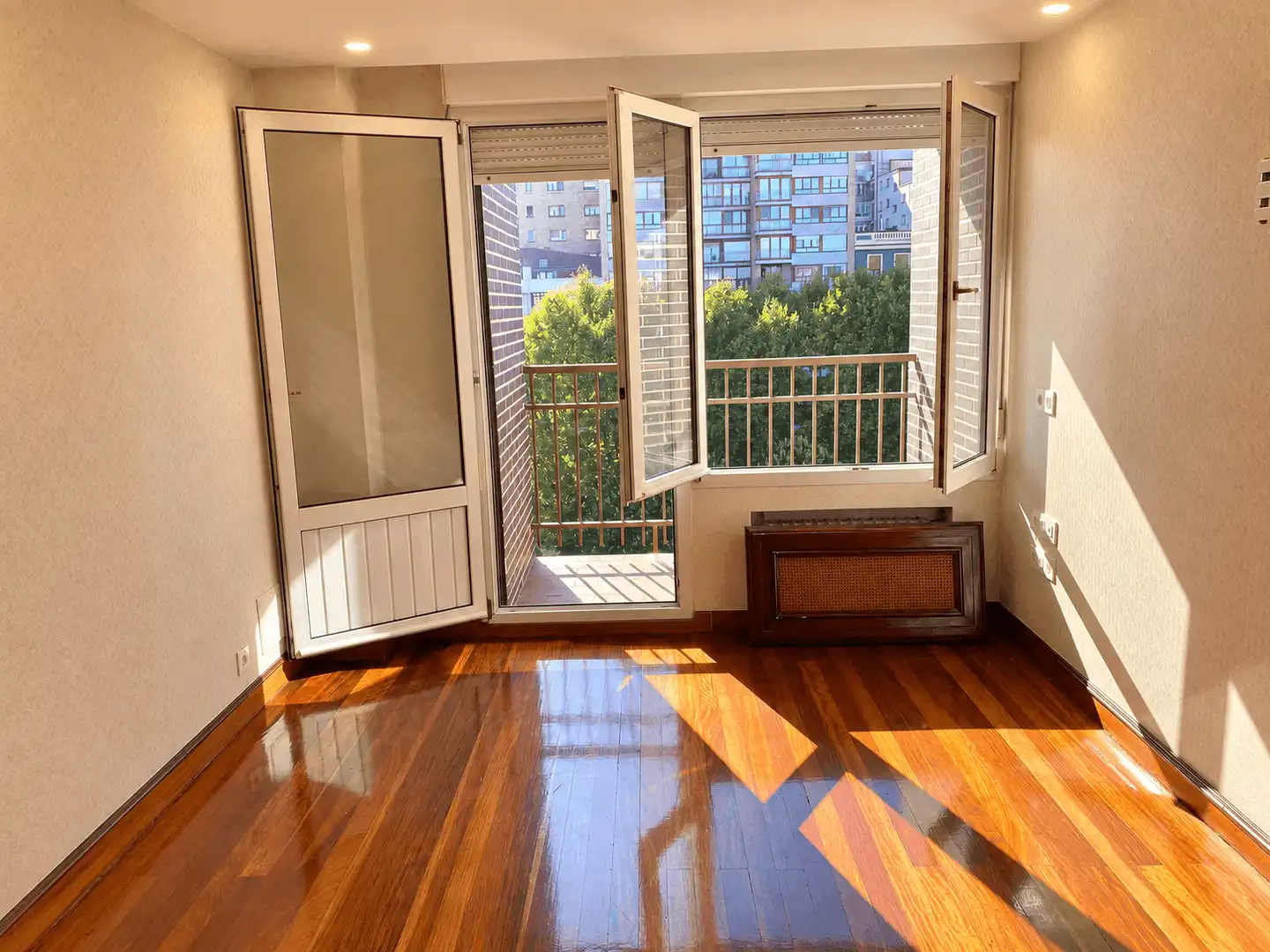 Piso de alquiler en Calle San Bernardo, 83, Barrio del Centro