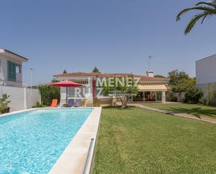Garden of House or chalet for sale in El Puerto de Santa María  with Air Conditioner, Storage room and Swimming Pool