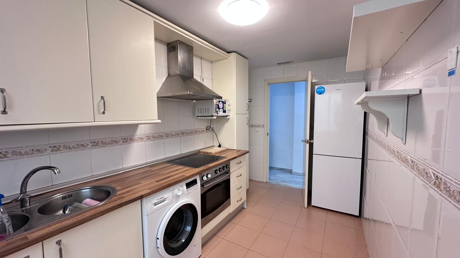 Cuina de Pis en venda en Castilleja de la Cuesta amb Aire condicionat i Terrassa