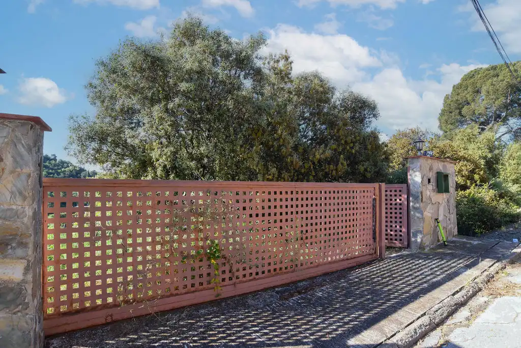 Garden of Buildings for sale in Santa Susanna