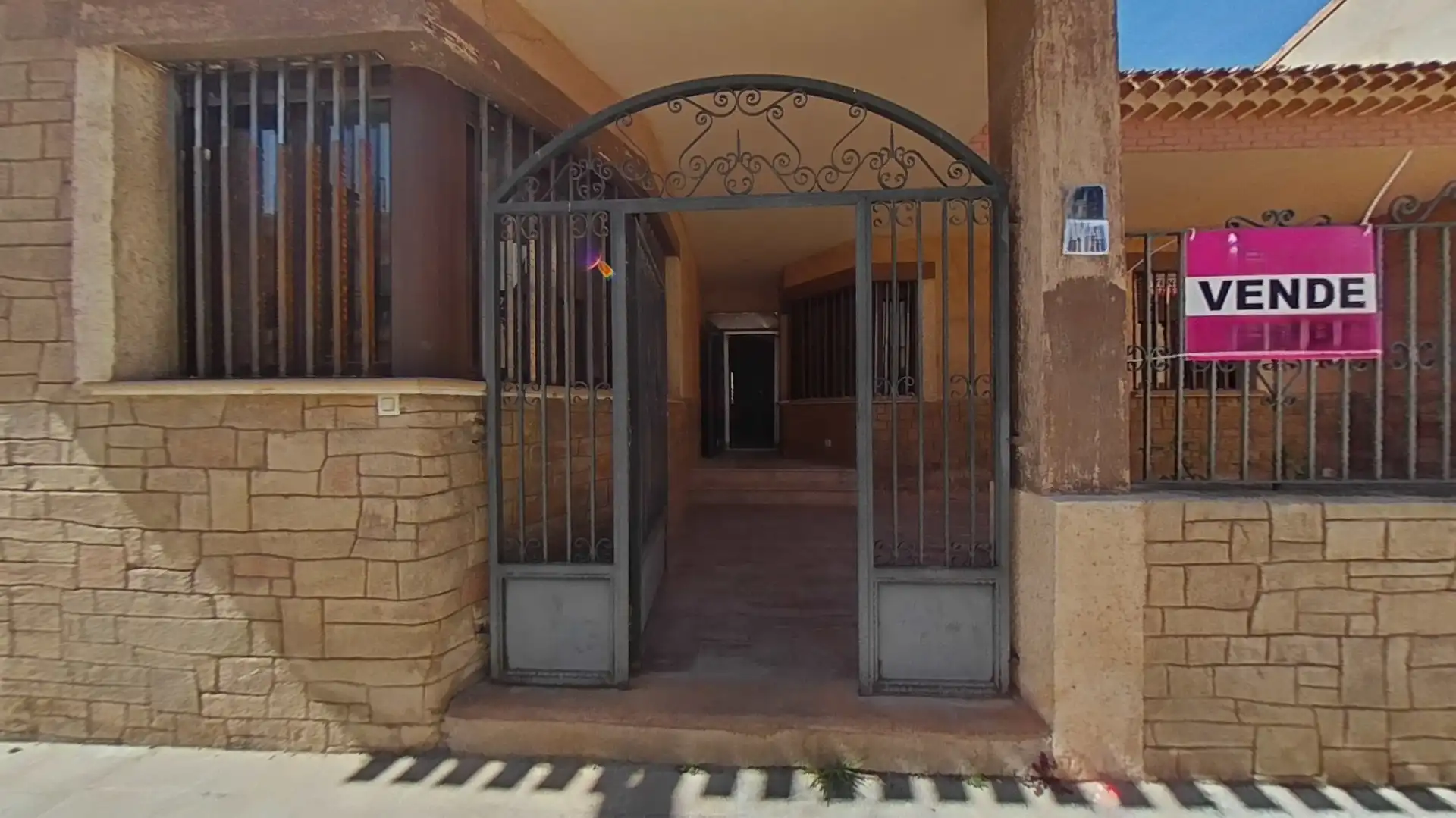 Casa o xalet en venda en Madrigueras amb Traster