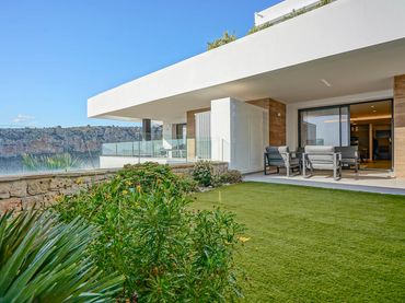 Apartment with garden for sale in Centro