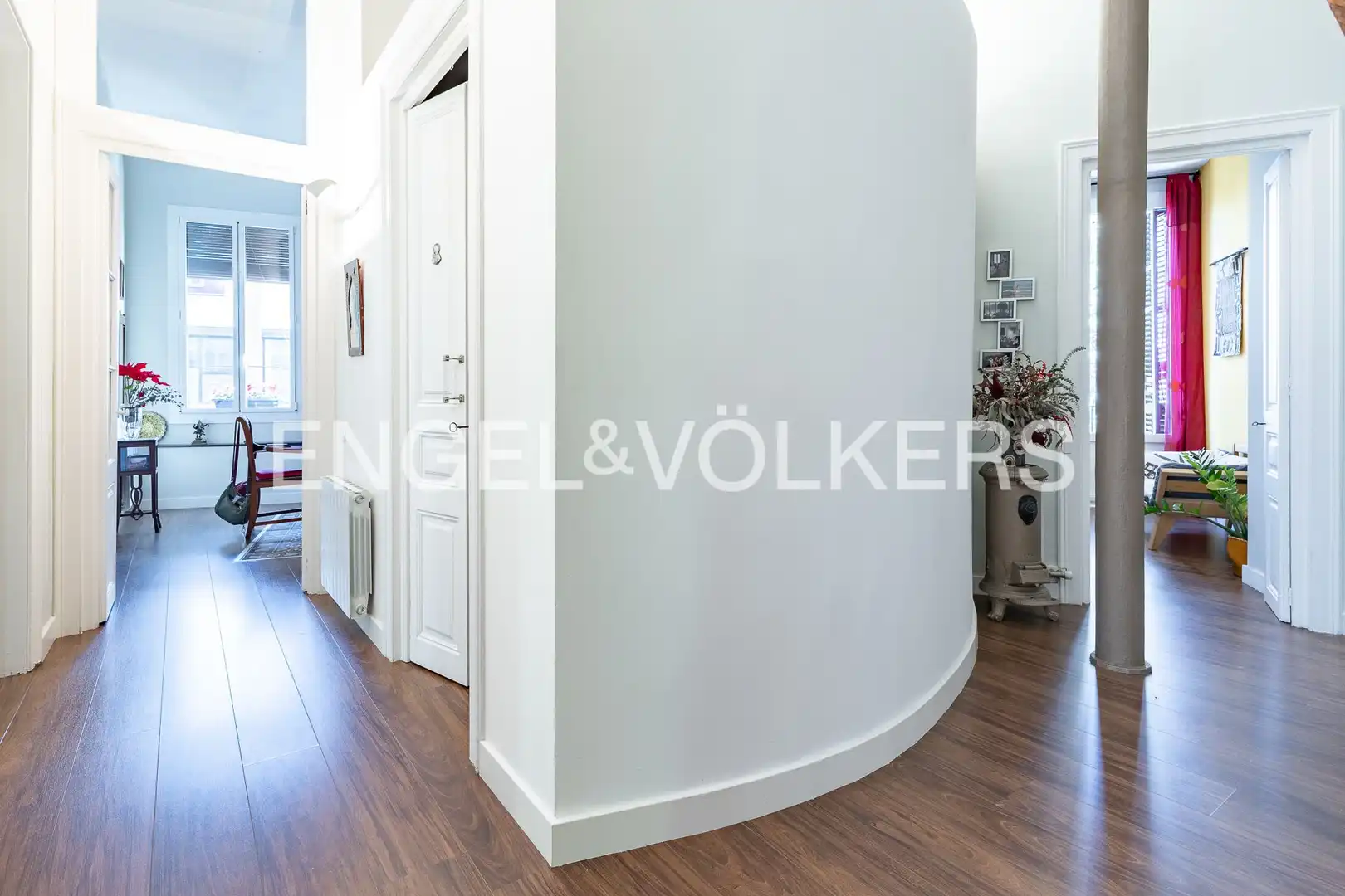 Flat for sale in Barcelona  with Air Conditioner, Heating and Balcony
