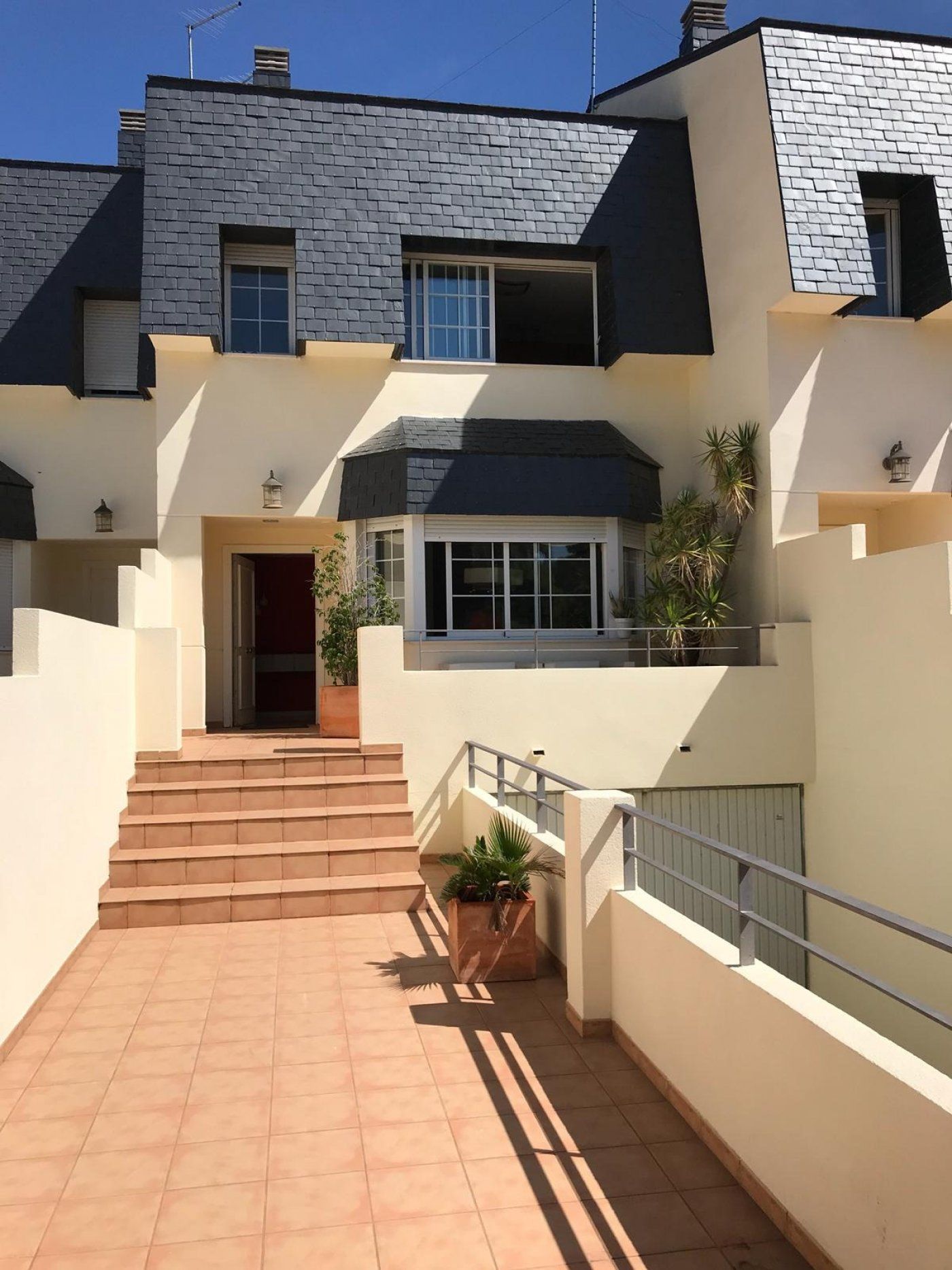Single-family semi-detached to rent in Rocafort