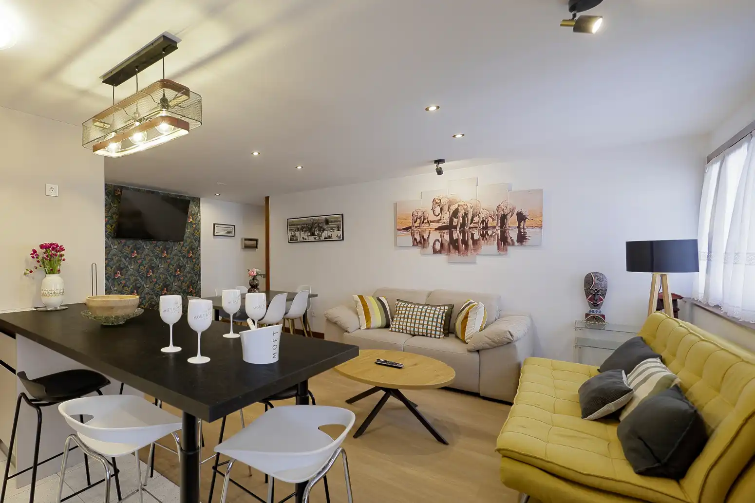 Sala de estar de Piso en venta en Gijón  con Calefacción, Trastero y Amueblado