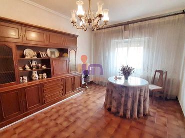 Casa amb balcó en venda a Valdepeñas