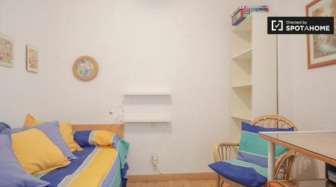 Photo 2 of Flat to share in Apóstol Santiago,  Madrid Capital