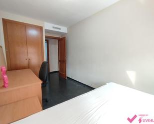 Bedroom of Flat to share in  Valencia Capital  with Air Conditioner