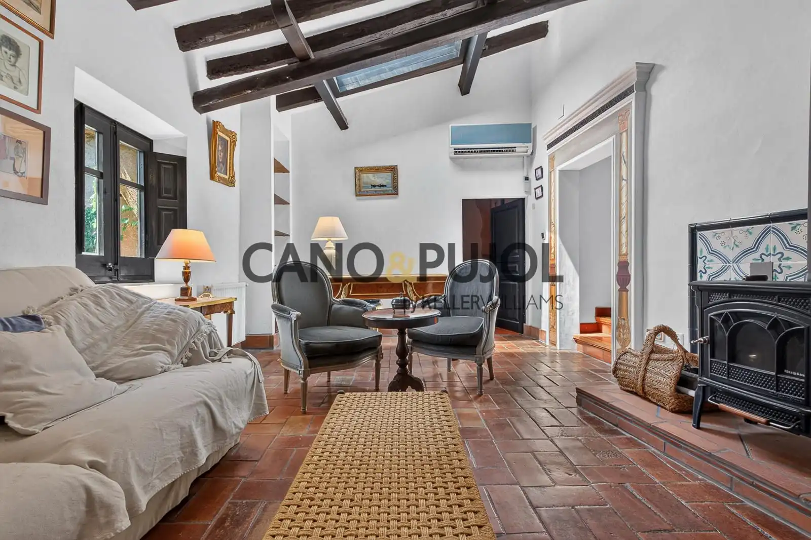 Sala d'estar de Casa o xalet en venda en Vilamalla amb Aire condicionat, Calefacció i Moblat