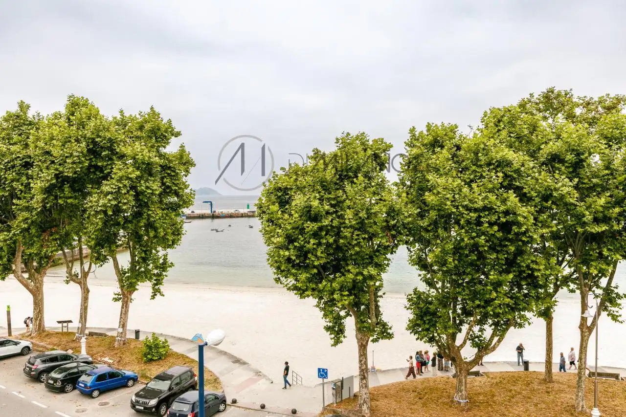 Vista exterior de Ático en venta en Vigo  con Calefacción, Terraza y Piscina