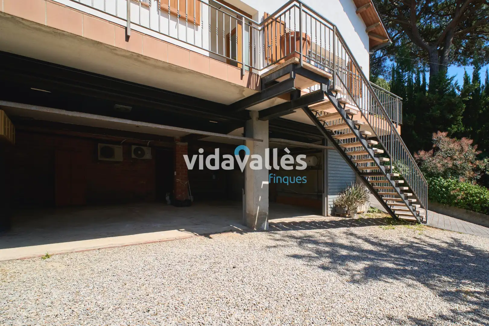 Aparcament de Casa o xalet en venda en Vallgorguina amb Aire condicionat, Calefacció i Jardí privat