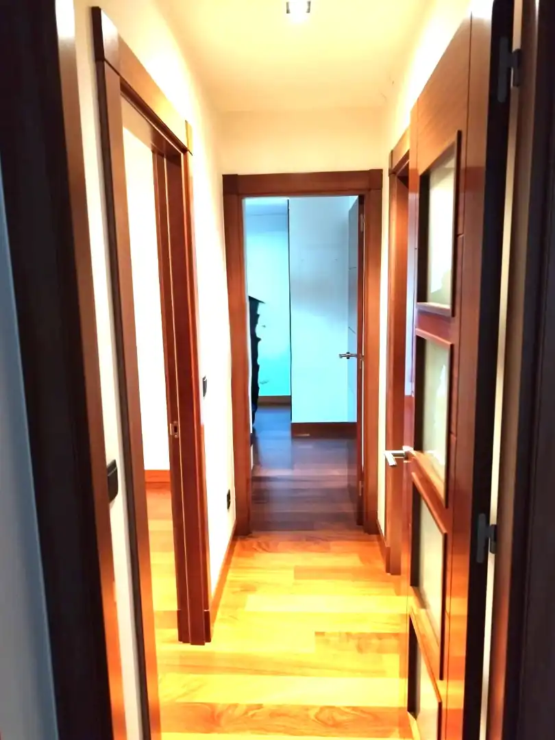 Flat for rent in Vigo   with Parquet flooring