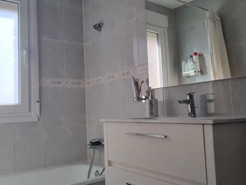 Baño de Piso en venta en Maracena con Aire acondicionado y Balcón