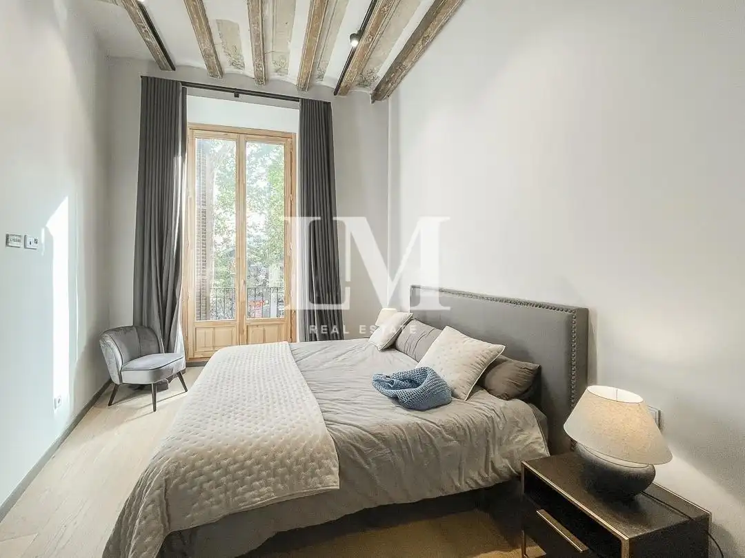 Dormitori de Apartament de lloguer en Barcelona amb Aire condicionat, Calefacció i Moblat