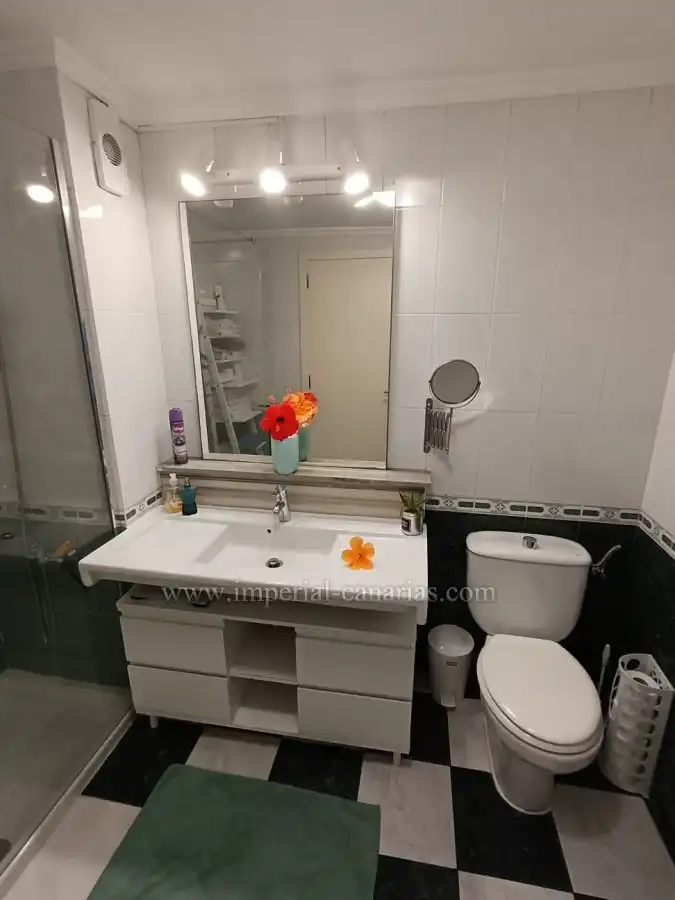 Baño de Estudio en venta en Puerto de la Cruz con Terraza, Amueblado y Piscina comunitaria