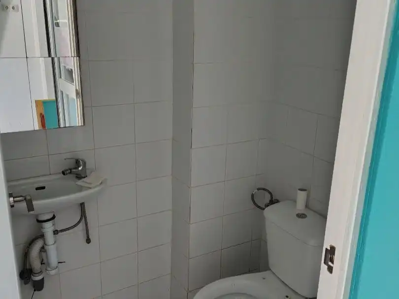 Baño de Local de alquiler en Mairena del Aljarafe con Aire acondicionado y Terraza