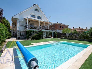 Villa mit Balkon zum Verkauf in Soto del Real