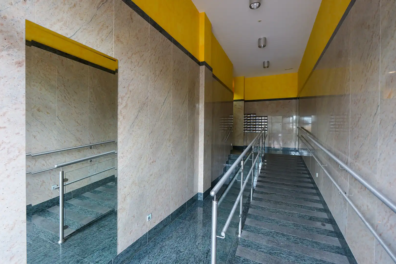Piso en venta en Calle General Urrutia, Oeste