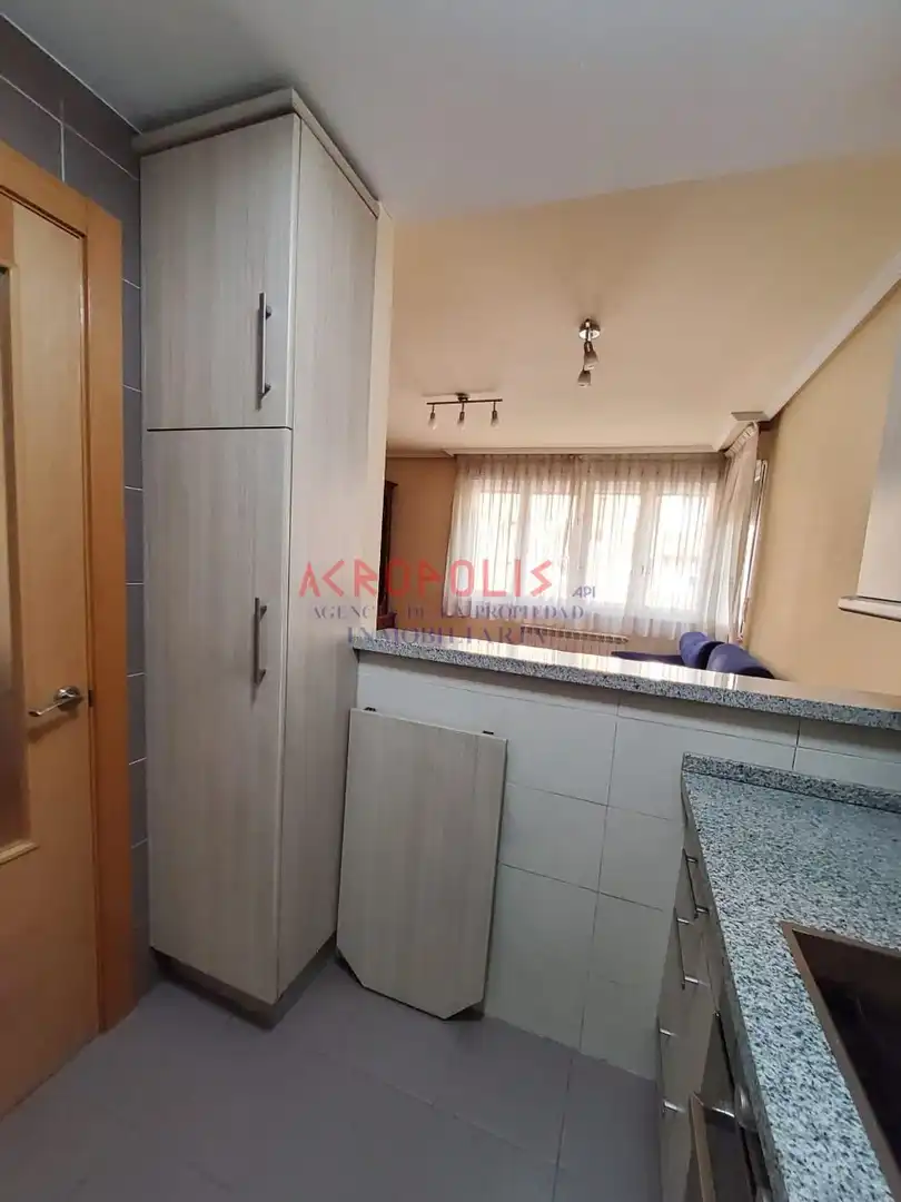 Cuina de Apartament en venda en San Andrés del Rabanedo amb Calefacció, Terrassa i Traster