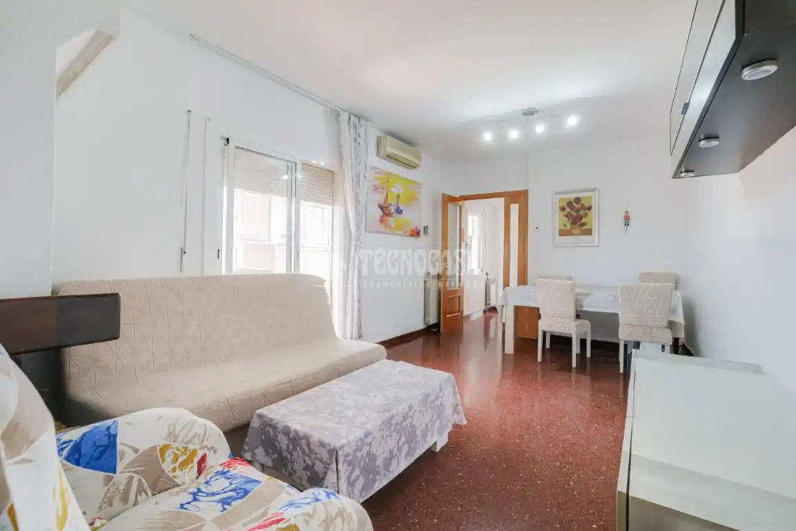 Habitación de Piso en venta en L'Hospitalet de Llobregat con Aire acondicionado, Calefacción y Terraza
