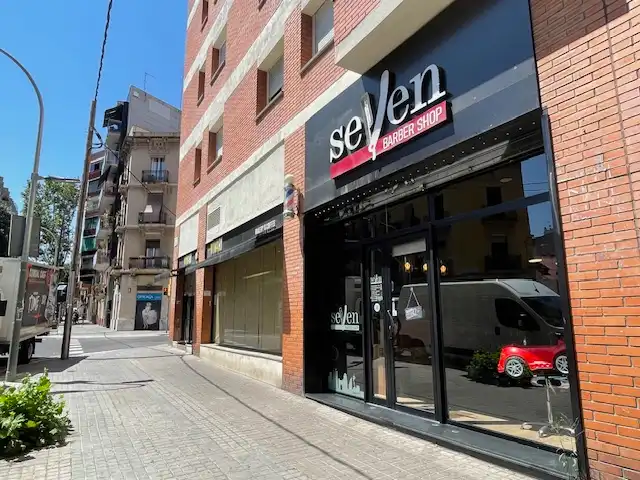 Business premises for transfer in Carrer de València, imagen 6